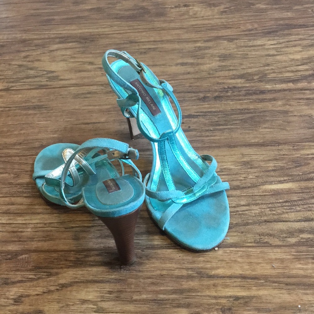 Antonio Melani teal heels